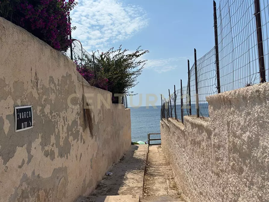 Immagine 39 di Villa in vendita  in Via Blanco 4 a Siracusa