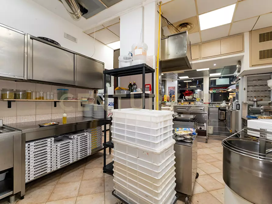 Immagine 22 di Pizzeria / Pub in vendita  in Viale Mario Rapisardi 646 a Catania