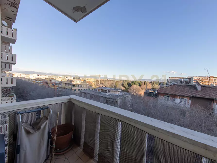 Immagine 47 di Quadrilocale in vendita  in Viale Ippocrate 116 a Roma