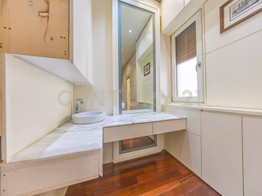 Immagine 7 di Appartamento in vendita  in Via Bevagna 68 a Roma