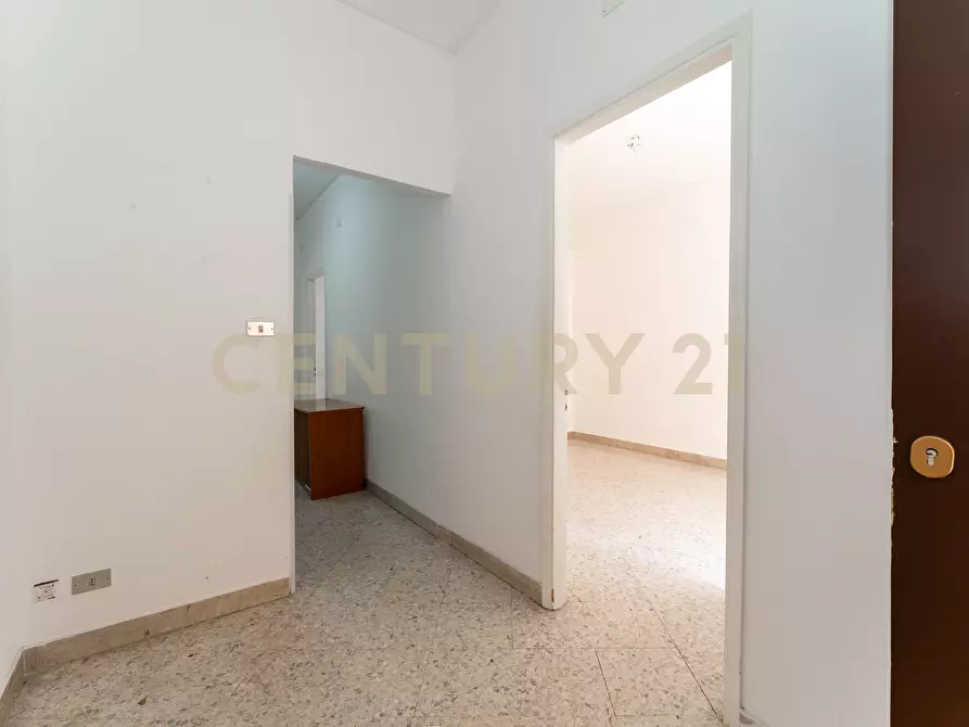 Immagine 13 di Pentalocale in vendita  in Via Antonino di Sangiuliano 54 a Catania