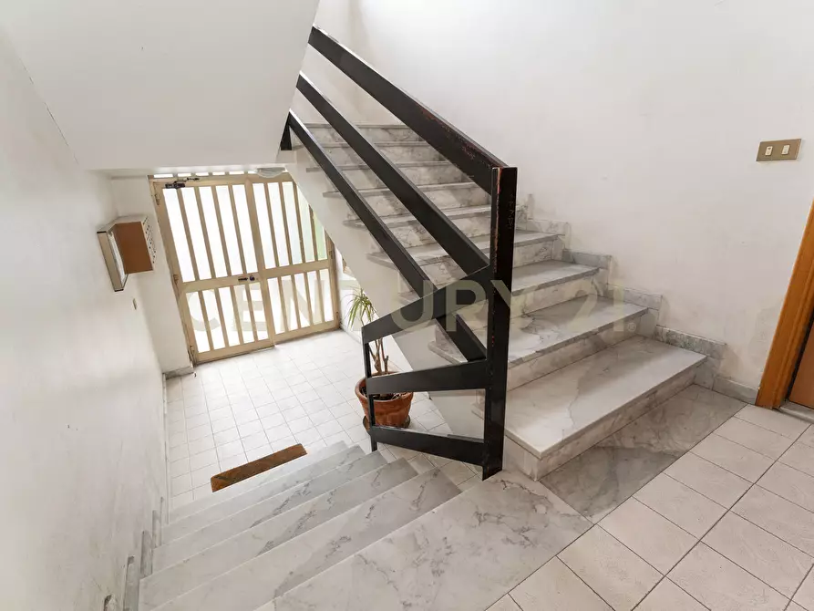 Immagine 12 di Trilocale in vendita  in Via Tremestieri 16 a Mascalucia