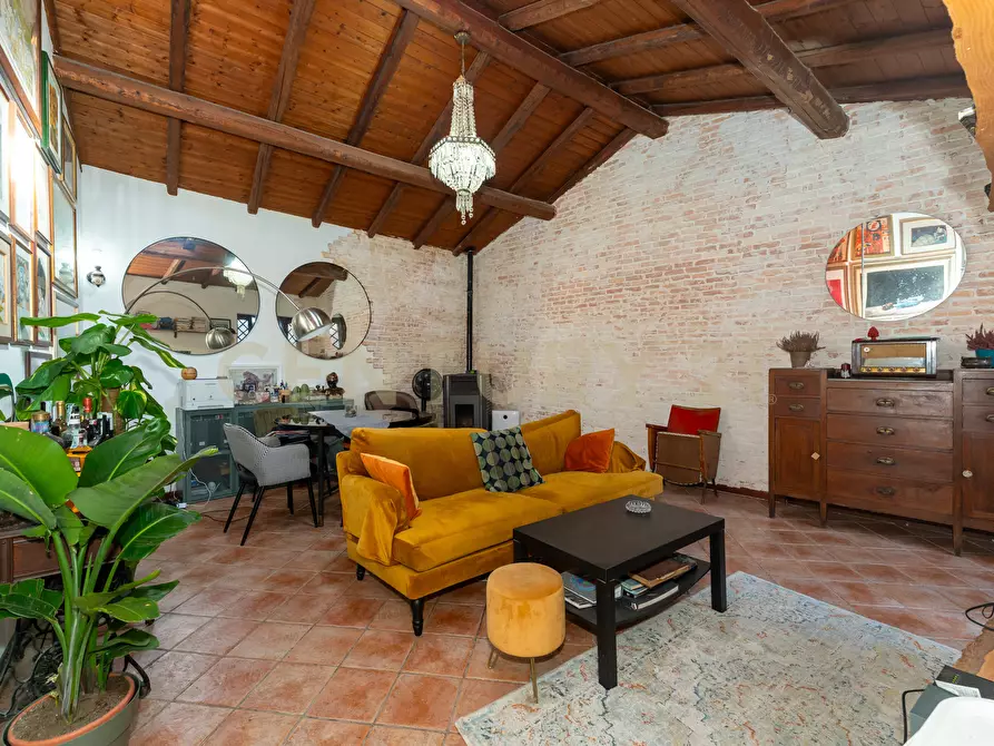 Immagine 10 di Casa indipendente in vendita  in Via Etnea 419 a Tremestieri Etneo