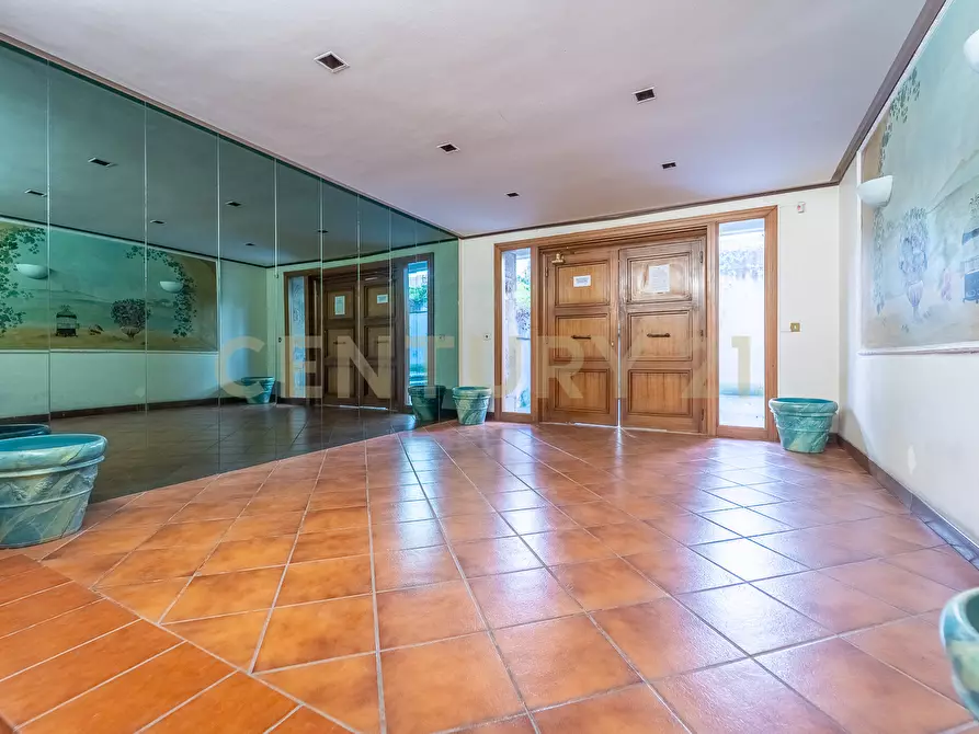 Immagine 87 di Attico in vendita  in Viale Cortina d'Ampezzo 199 a Roma