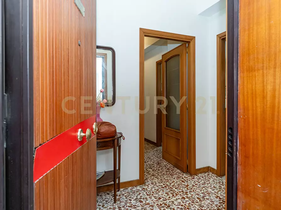 Immagine 18 di Trilocale in vendita  in Via Torino 86 a Catania