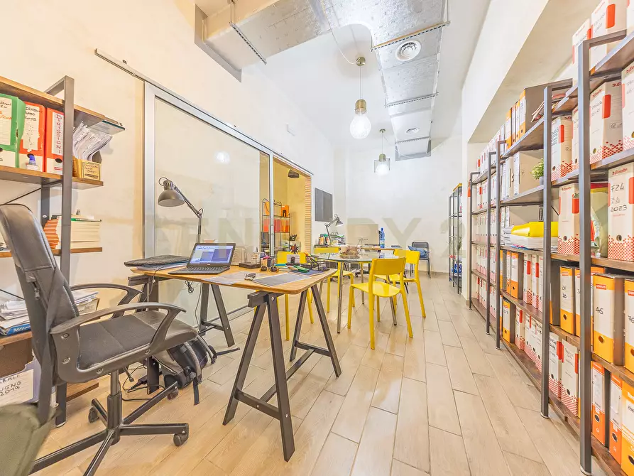 Immagine 11 di Locale commerciale in vendita  in VIA AUGUSTA GENINA 16 a Roma