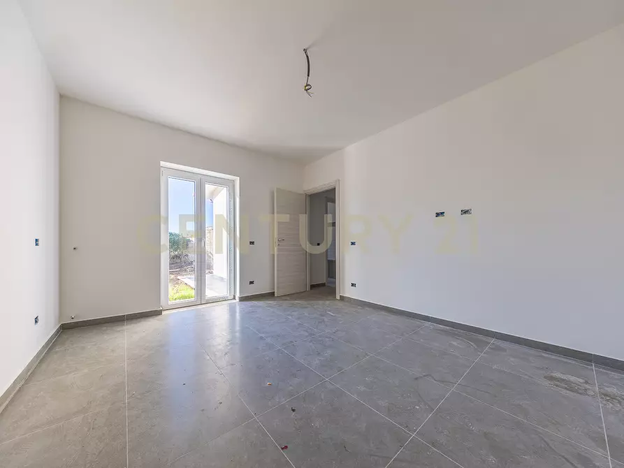 Immagine 11 di Casa trifamiliare in vendita  in Via Basento 4 a Aprilia