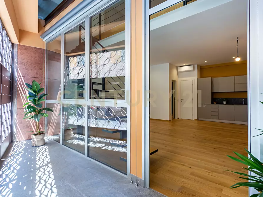 Immagine 15 di Loft/Open space in vendita  in Via dell'Olmata 30 a Roma