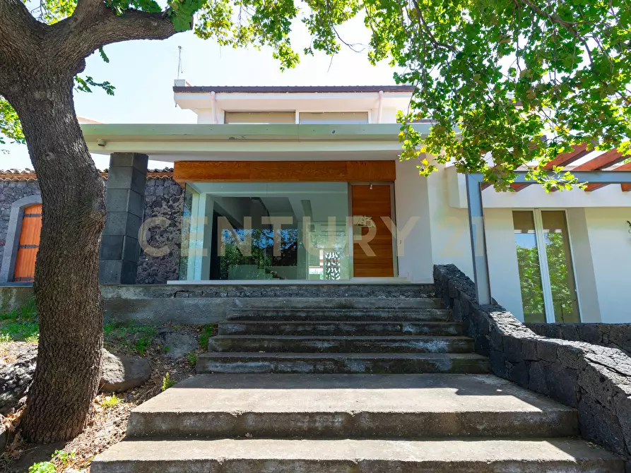 Immagine 10 di Villa in vendita  in SS284 a Adrano