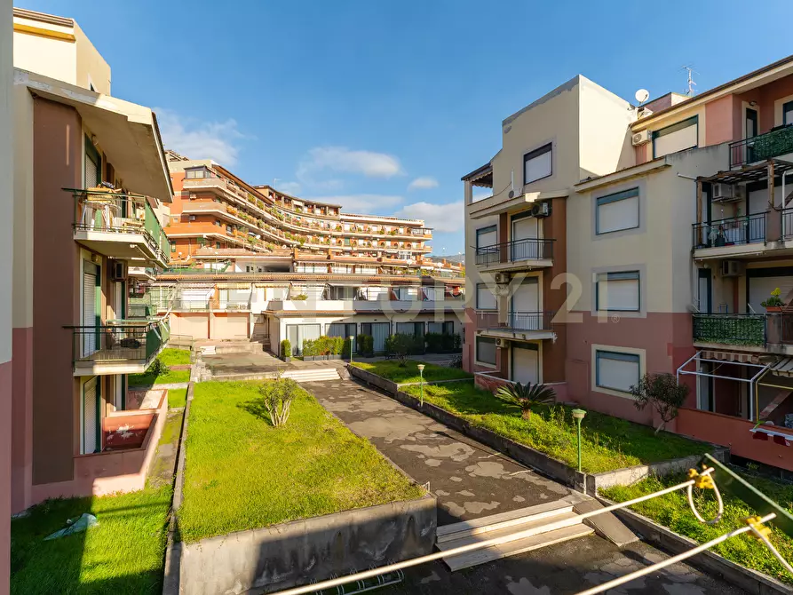 Immagine 23 di Appartamento in vendita  in Contrada Pietrenere n17 a Giardini-Naxos