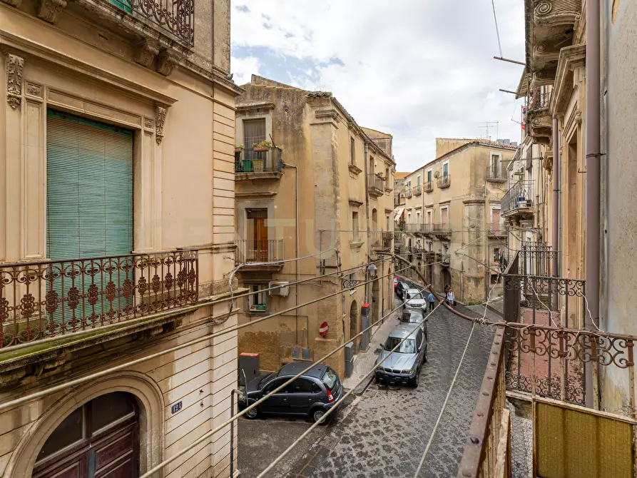 Immagine 39 di Appartamento in vendita  in VIA LUIGI STURZO 129 a Caltagirone