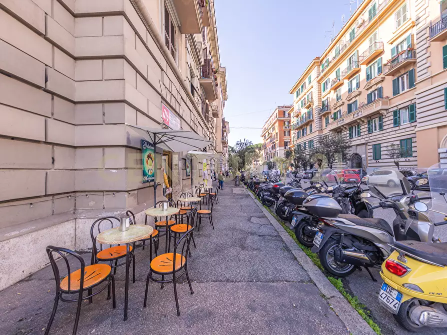 Immagine 29 di Quadrilocale in vendita  in Via Nemorense 26/28 a Roma