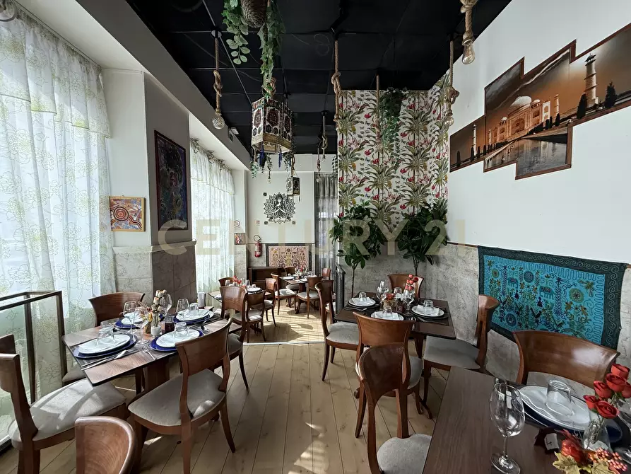 Immagine 2 di Bar / Ristorante in vendita  in Piazza Papa Giovanni XXIII 1 a Catania