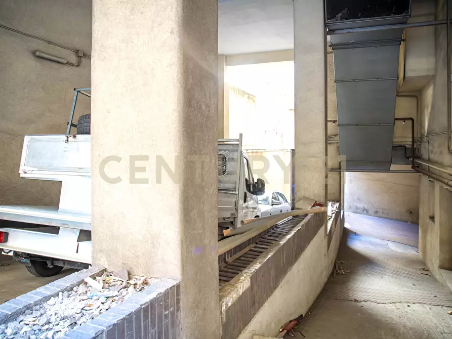 Immagine 6 di Locale commerciale in vendita  in Via Milano 93 a Catania