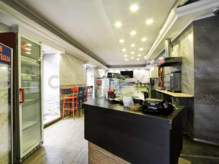 Immagine 14 di Pizzeria / Pub in vendita  in Via Montebuono 1 a Roma