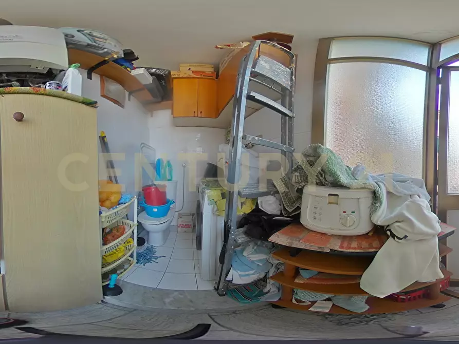 Immagine 43 di Pentalocale in vendita  in Via Antonio de Curtis 27 a Misterbianco