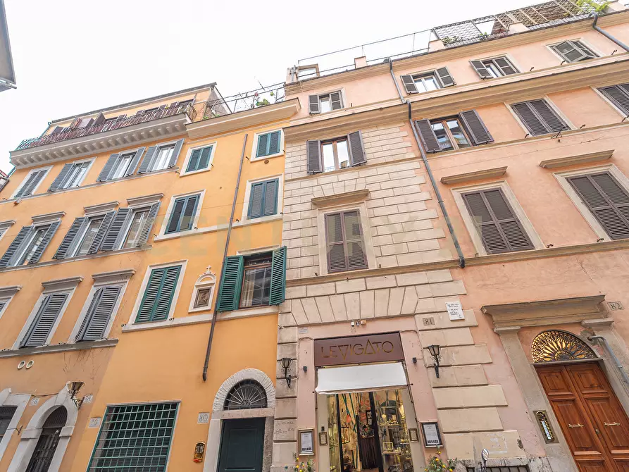 Immagine 34 di Trilocale in vendita  in Via Urbana 80 a Roma