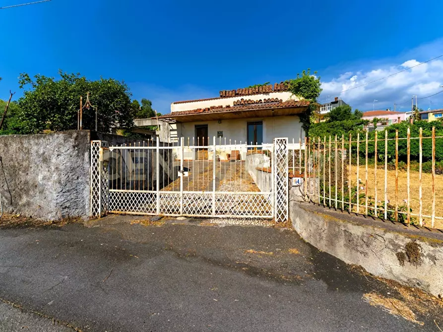 Immagine 2 di Rustico / casale in vendita  in Via Castelnuovo Don Bosco 32 a Acireale