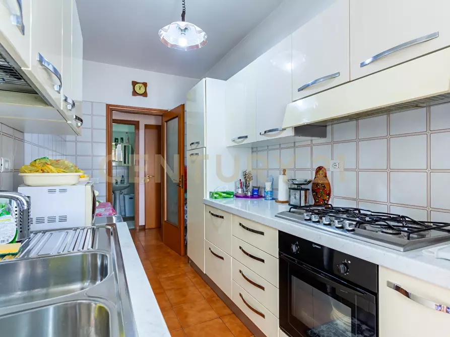 Immagine 6 di Trilocale in vendita  in Via Belforte del Chienti 25 a Roma