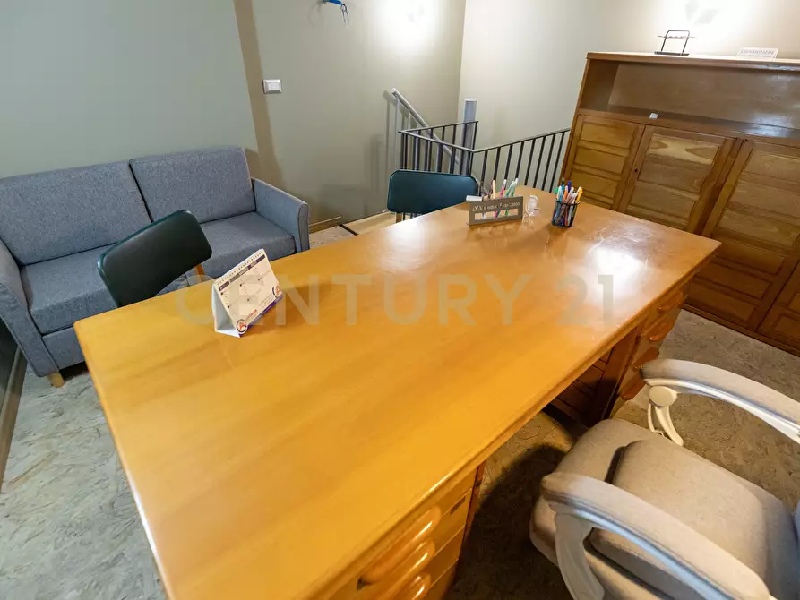 Immagine 32 di Locale commerciale in vendita  in Largo Rosolino Pilo 6 a Catania