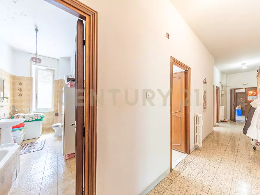 Immagine 21 di Trilocale in vendita  in Via Rosa Guarnieri Carducci 3 a Roma