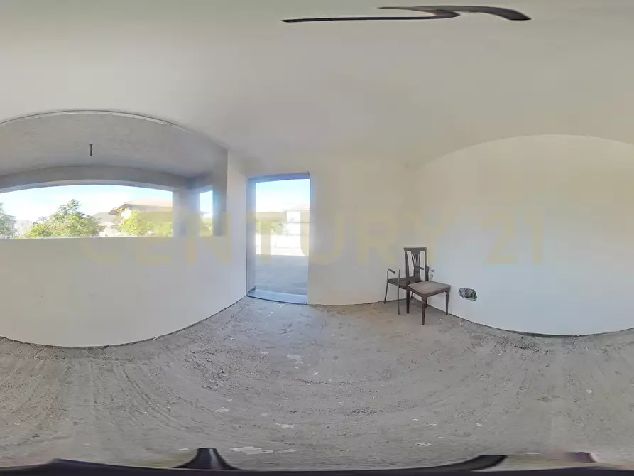 Immagine 36 di Locale commerciale in vendita  in Via Firenze 205 a Aci Castello