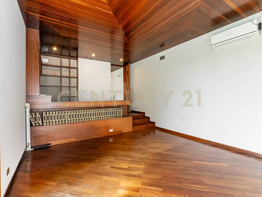 Immagine 35 di Villa in vendita  in Via dei Maceratoi 4 a Acireale