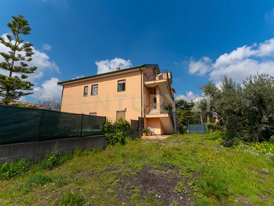 Immagine 48 di Casa bifamiliare in vendita  in Via Benedetto Croce 6 a Pedara