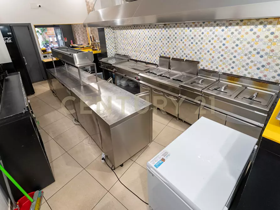 Immagine 58 di Bar / Ristorante in vendita  in Via Gemmellaro 47/A a Catania