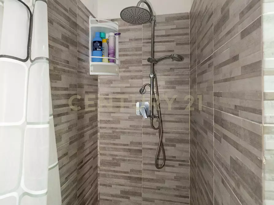 Immagine 23 di Monolocale in vendita  in Via del Principe 37 a Catania