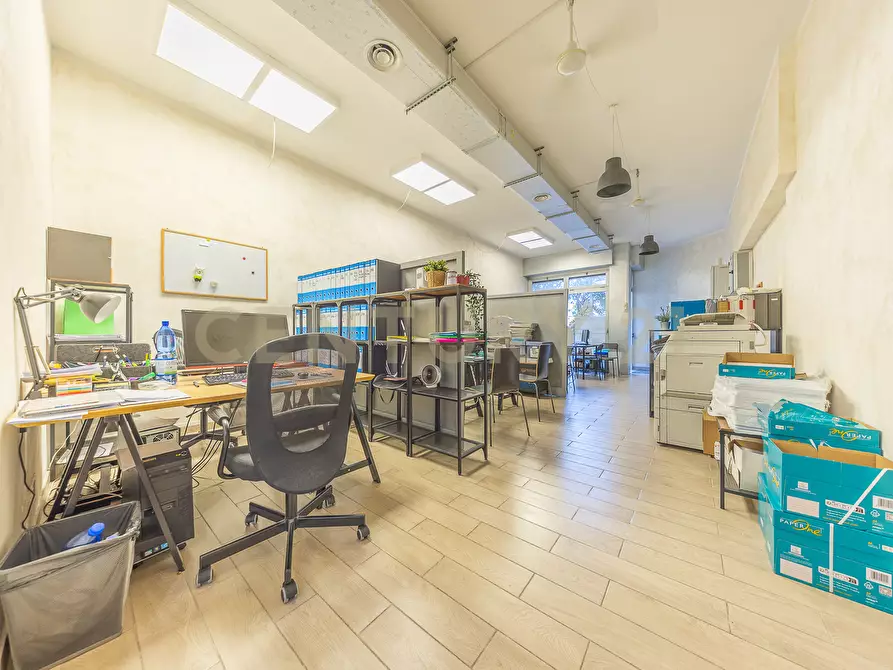 Immagine 10 di Locale commerciale in vendita  in VIA AUGUSTA GENINA 16 a Roma