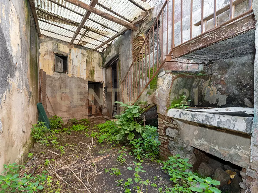 Immagine 19 di Casa indipendente in vendita  in Via Ittar 24 a Catania