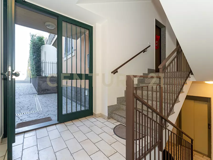 Immagine 13 di Trilocale in vendita  in Via Teocrito 10 a Aci Catena