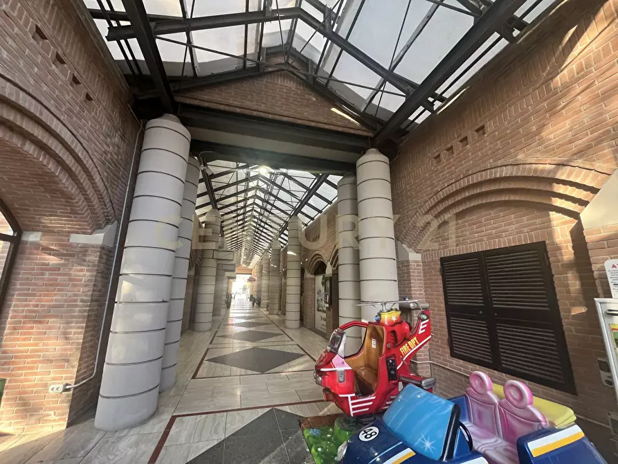 Immagine 5 di Locale commerciale in vendita  in Via Ponte Giorgini a Castiglione Della Pescaia