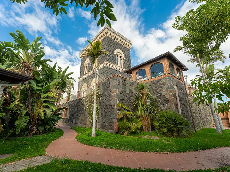 Immagine 40 di Rustico / casale in vendita  in Via Castelnuovo Don Bosco 68 a Acireale