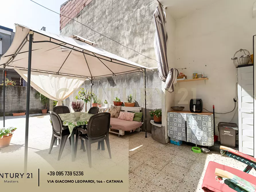 Immagine 30 di Pentalocale in vendita  in Via Isole Eolie 126 a Paterno'