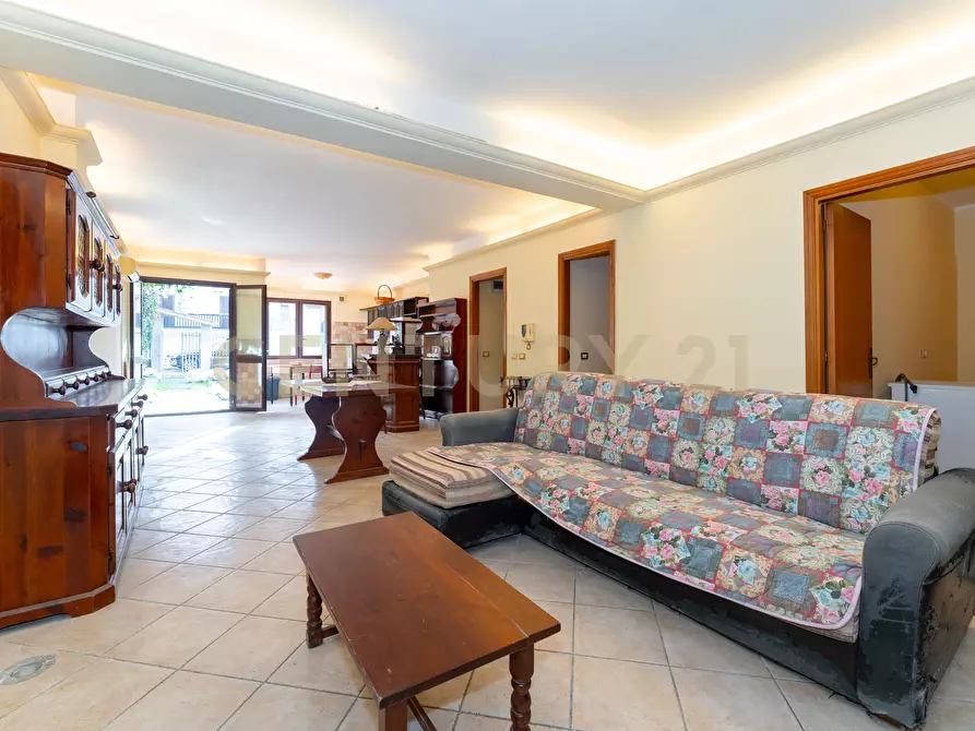 Immagine 18 di Casa bifamiliare in vendita  in Via Sebastiano Grasso 14 a Aci Catena