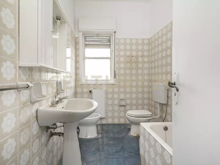 Immagine 17 di Quadrilocale in vendita  in Via Luigi Capuana 42 a Tremestieri Etneo