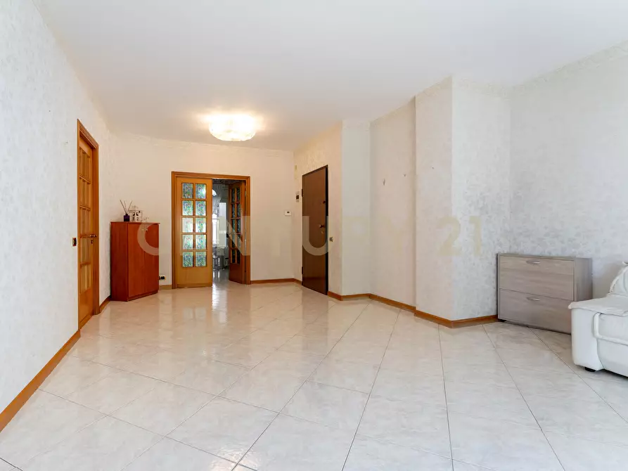 Immagine 49 di Pentalocale in vendita  in Via Nobile 19 a San Gregorio Di Catania