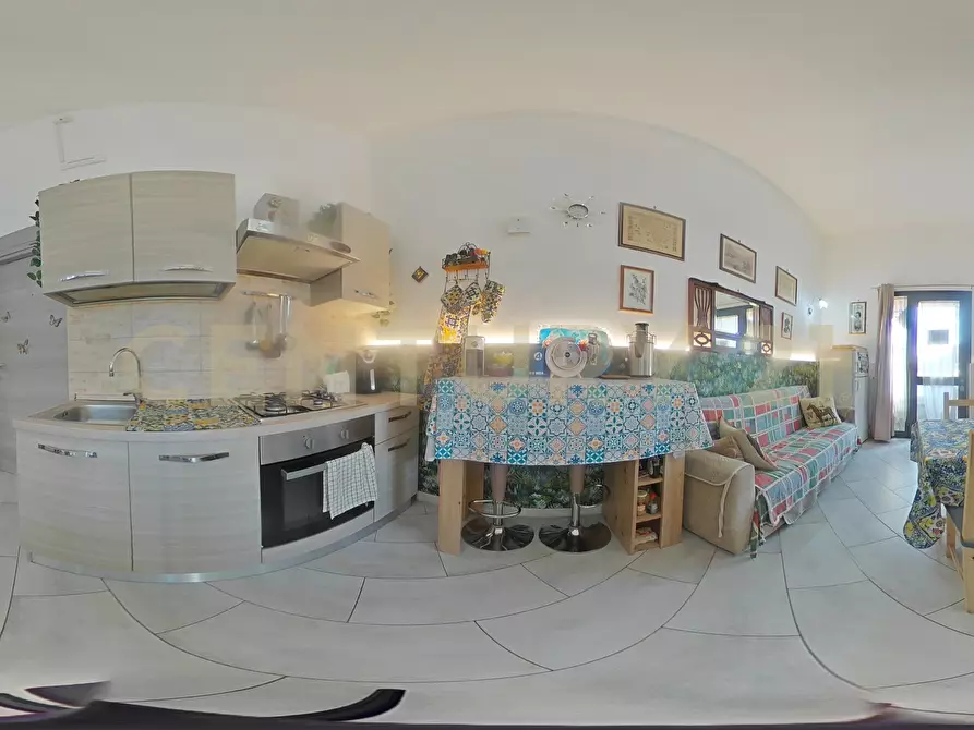 Immagine 29 di Bilocale in vendita  in via adelia 98 a Catania