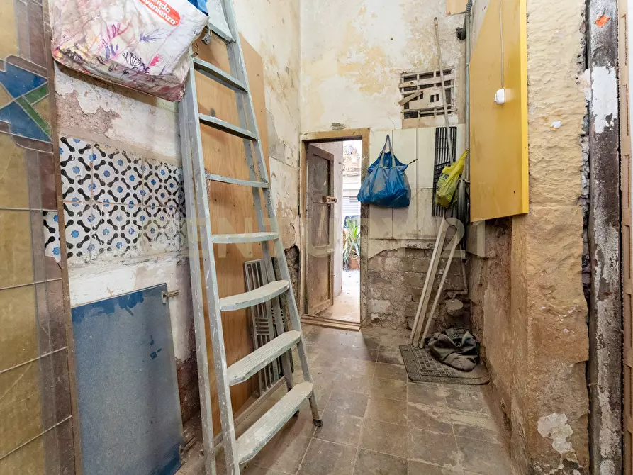 Immagine 24 di Bilocale in vendita  in Via Celeste 71 a Catania