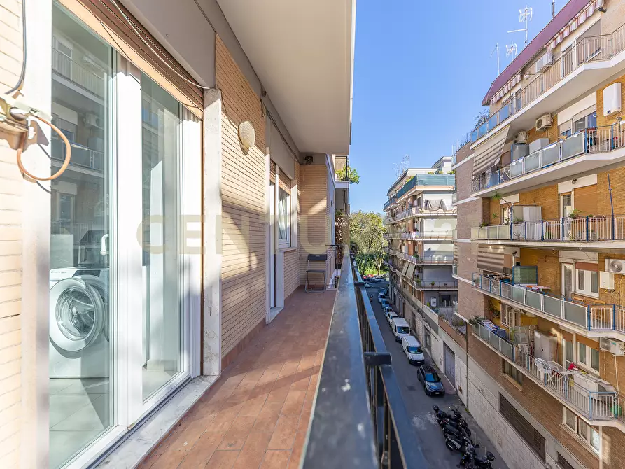 Immagine 17 di Trilocale in vendita  in Via Luigi Rava 9 a Roma