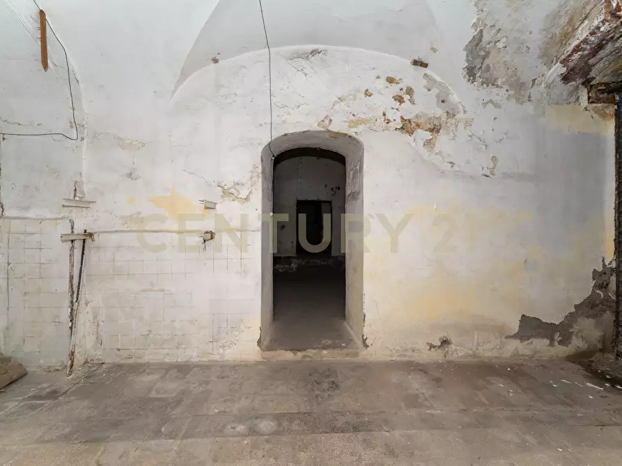 Immagine 17 di Locale commerciale in vendita  in Piazza Manganelli 15 a Catania