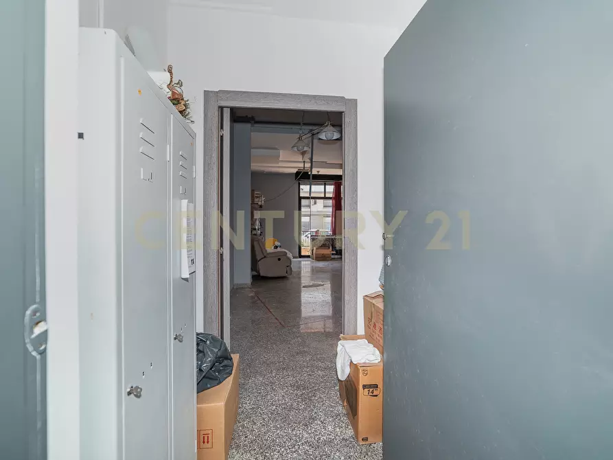 Immagine 14 di Locale commerciale in vendita  in Via Mario Rapisardi 20 a Fiumefreddo Di Sicilia