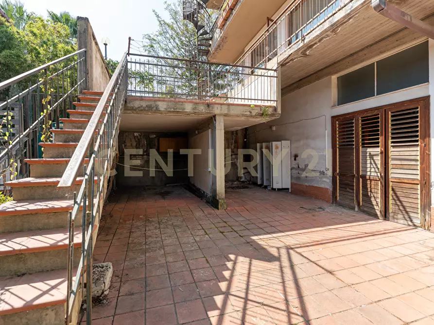 Immagine 30 di Villa in vendita  in Via dei Ciclopi 71 a Aci Catena