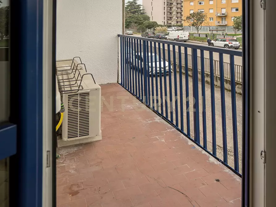 Immagine 8 di Pentalocale in vendita  in Via Umberto Maddalena 1 a Verona
