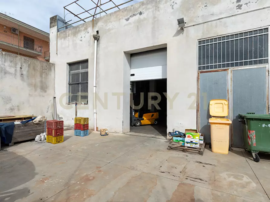 Immagine 21 di Garage in vendita  in Via Lorenzo Maddem 73 a Acireale
