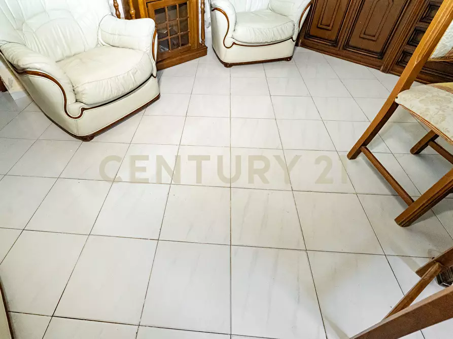 Immagine 14 di Bilocale in vendita  in Via Wrzì 128 a Catania