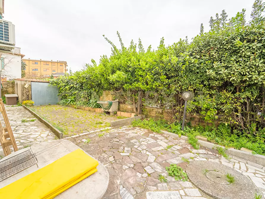 Immagine 48 di Pentalocale in vendita  in Via Due Giugno 66 a Fonte Nuova