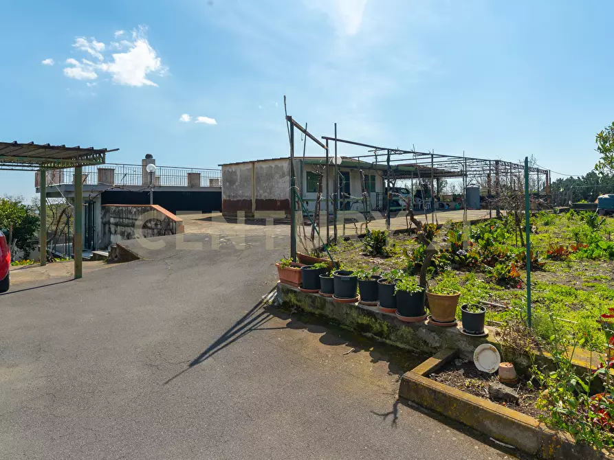 Immagine 13 di Villa in vendita  in Via Ramondetta 47 a Aci Sant'antonio